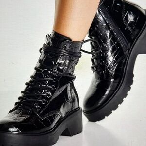 Steve Madden Black ‘Tornado Lace Up Croc Boots